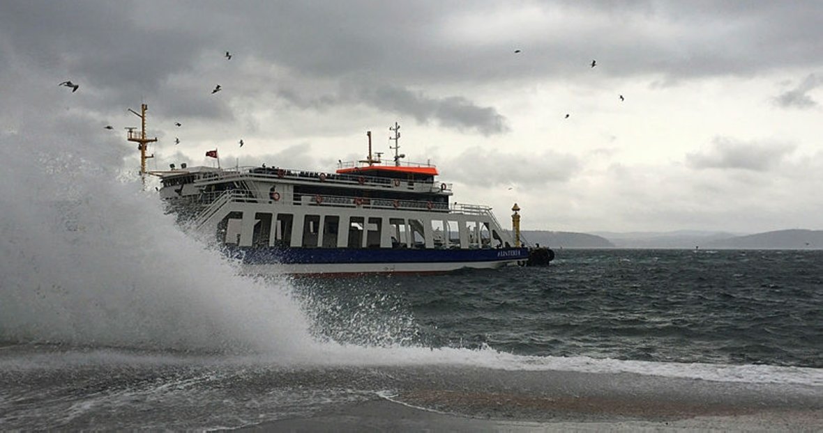 gokceada ya feribot seferleri iptal edildi