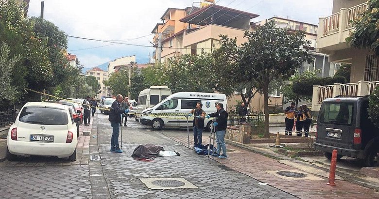 Sokak ortasında kıskançlık cinneti