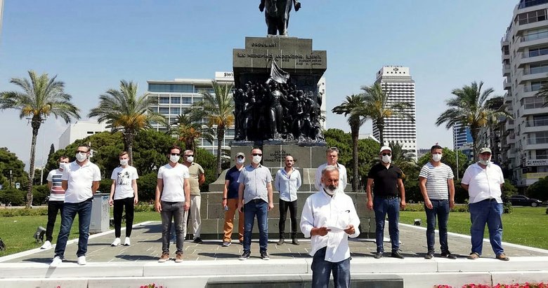 Izmir Deki Yunanistan Konsoloslugu Nun Onune Siyah Celenk