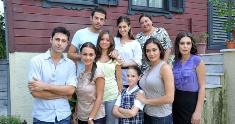 Fulya Zenginer ve Hande Soral yıllar sonra bir arada!