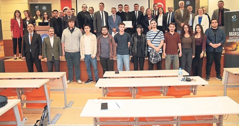 İzmir’de 15 Temmuz manşetleri bir kez daha atıldı