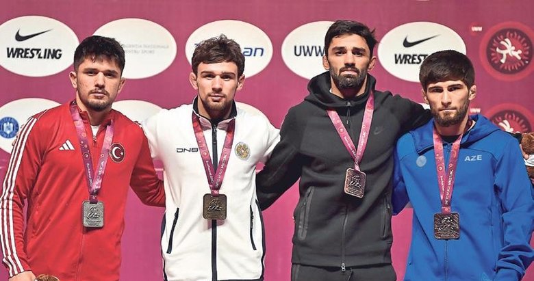 Muhammet’ten gümüş madalya