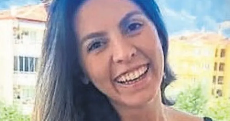 Otomobilin çarptığı genç kadın kurtarılamadı