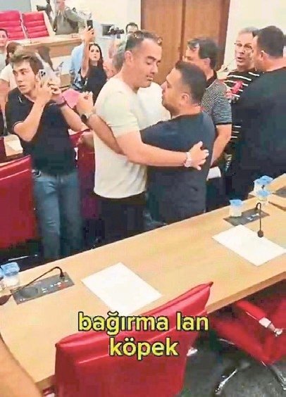 aydinda-meclisi-karistiran-saatcinin-oglu-cikti-1757994420222.jpeg