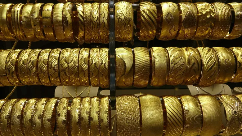 altin-ve-gumuste-dusus-ruzgari-dolar-yukseldi-fiyatlar-geriledi-1790500590202.jpg