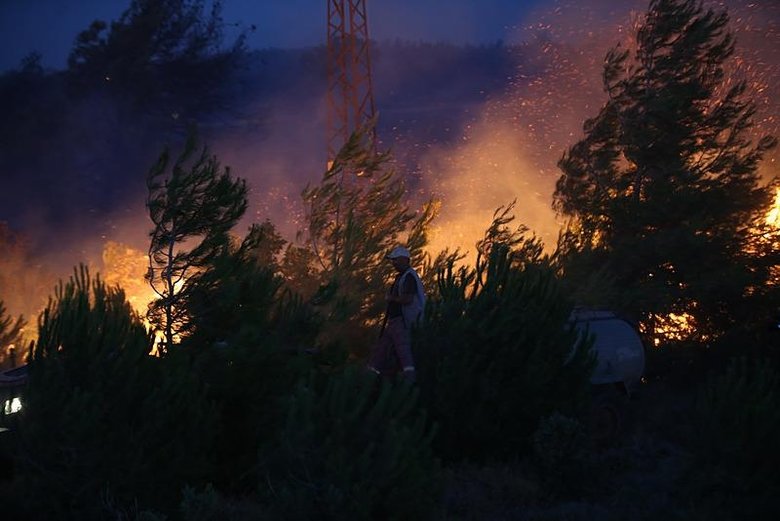 Çanakkale’deki yangın kısmen kontrol altına alındı