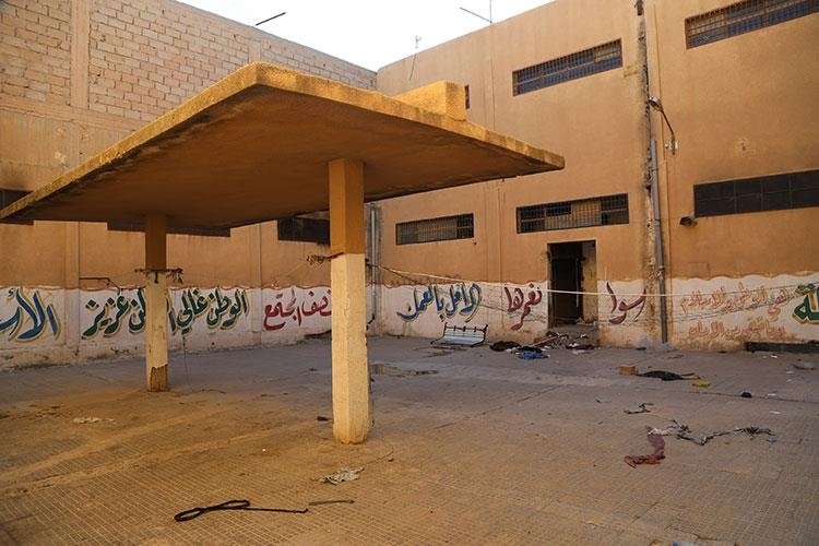 Suriye’de binlerce kişinin işkence gördüğü Deyrizor Merkezi Hapishanesi görüntülendi