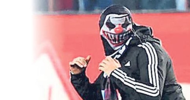 Sahaya giren maskeli taraftar yurt dışından