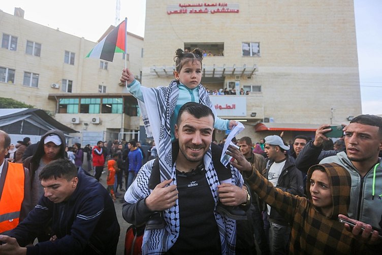 Ateşkesin ardından Gazze’de sevinç gösterileri