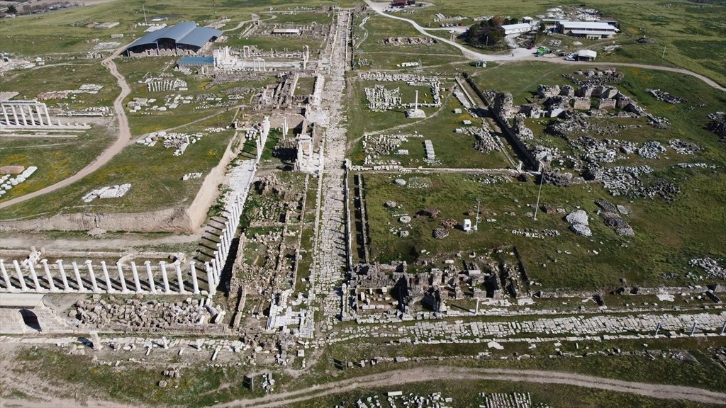 Ege’nin görkemli antik kentleri: Efes, Laodikya ve Afrodisyas
