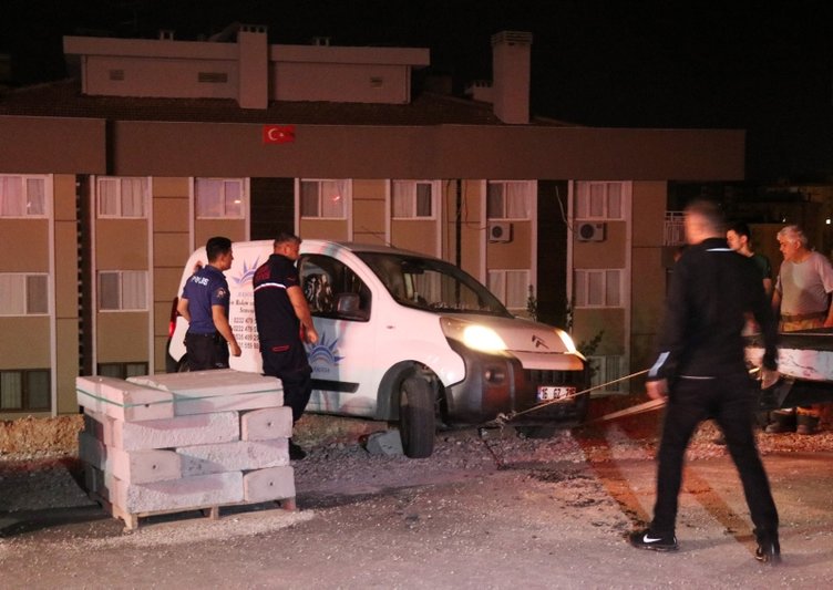 İzmir’de akılalmaz olay! El frenini çekmeyi unutup uyuyunca...