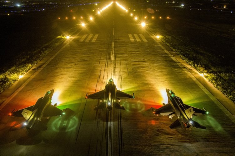 Gündüz kartal gece yarasa F-16’lar, dünyaya korku salıyor