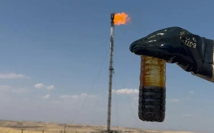 kaya-petrolunde-ilk-mujde-geldi-4-bin-metre-derinlikten-cikariliyor-1787465037950.jpeg