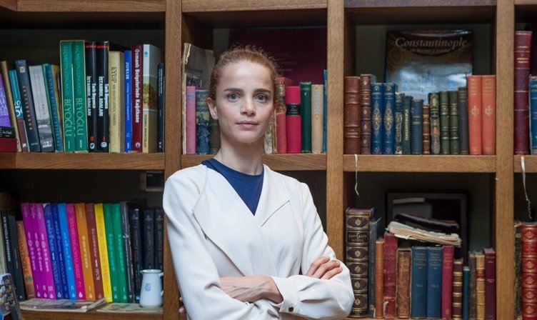 Tuğçe Kazaz o yorumu affetmedi! Soluğu savcılıkta aldı