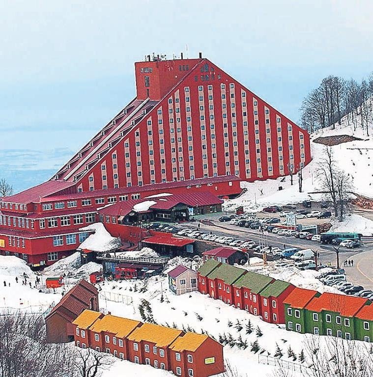 Tatil bitti şimdi yetişkinler için kayak zamanı