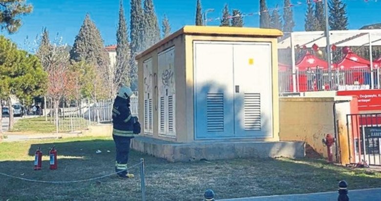 Kent meydanındaki trafo yangını endişe yarattı