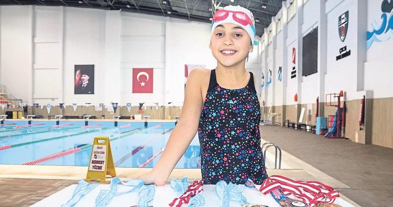 Engelleri yüzerek aşan Miray, şampiyonluğa kulaç atıyor