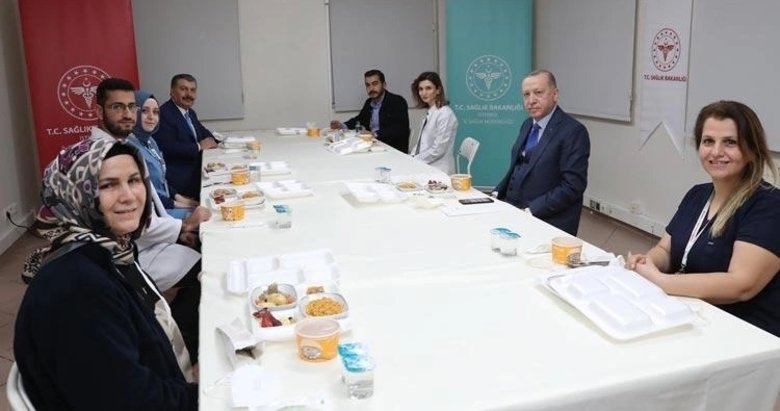 Cumhurbaşkanı Erdoğan, sağlık çalışanlarıyla iftar yaptı