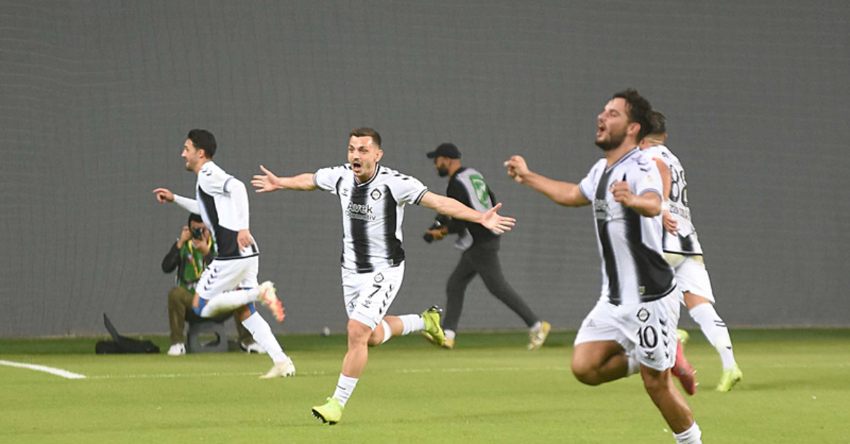 İzmir derbisinde üstünlük Altay'da!