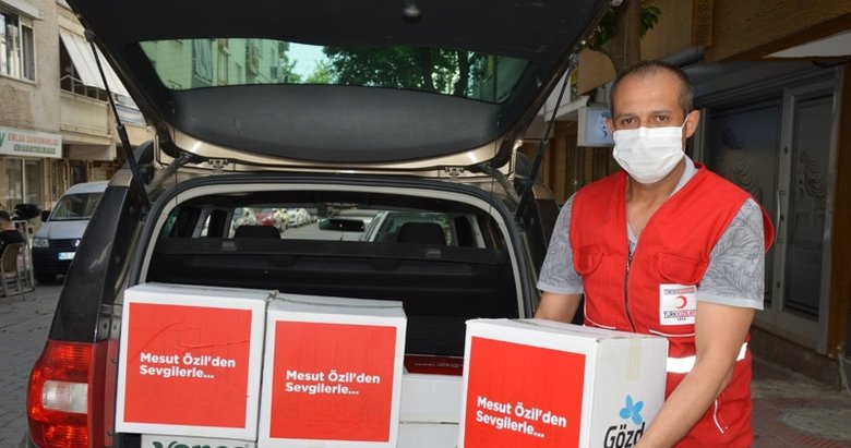Mesut Özil’den Manisa’da 280 aileye gıda kolisi desteği