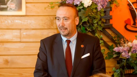yalimi-sonunda-chpden-attilar-ozgur-ozeli-tehdit-etmisti-1777837889104.png