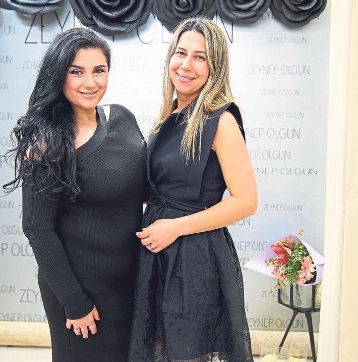 İzmirli modacı baharı dostları ile karşıladı