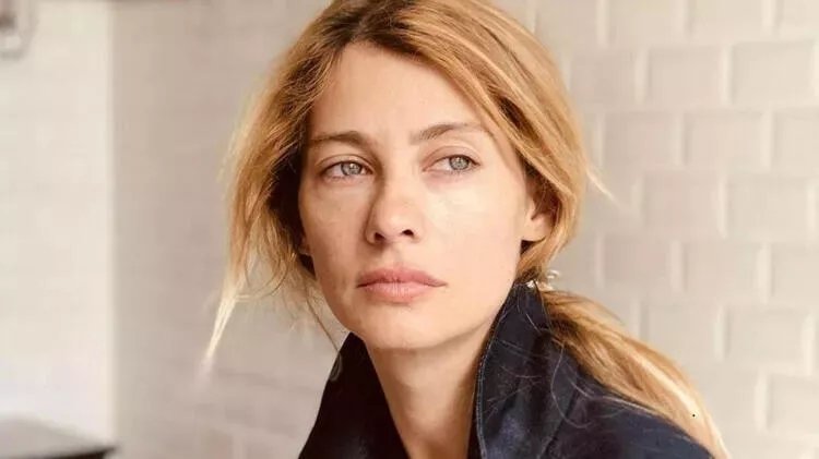 Tuba Ünsal sokak hayvanları için takipçilerine seslendi