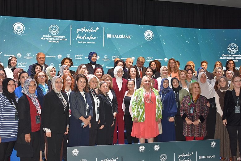 Göktaş: Kadınlar iş dünyasının çehresini değiştiriyor