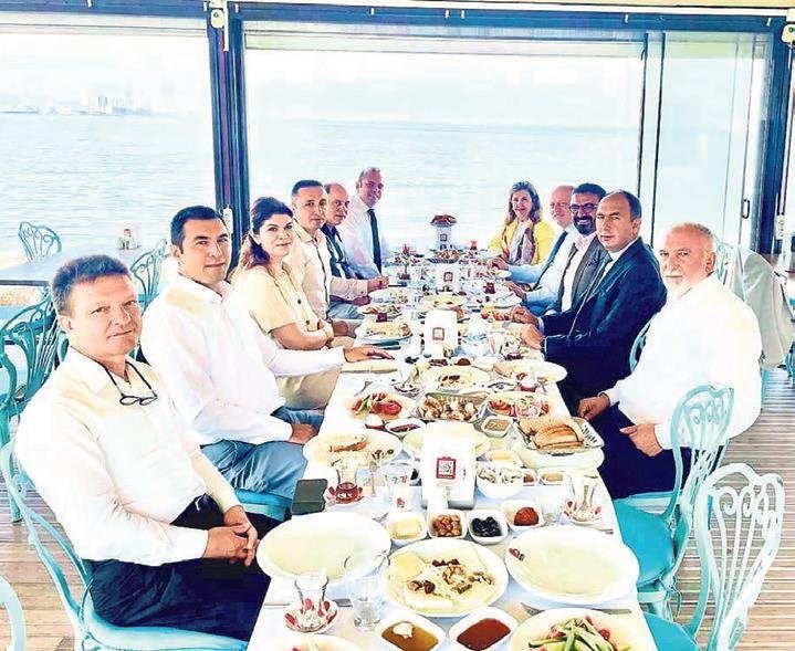 Balıkesirliler İzmir’deki kahvaltıda buluştu