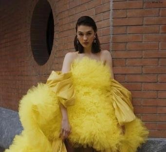 İlkbaharın renkleri Pantone podyumunda