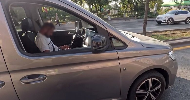 Ankara’da trafiğin ortasında uyuya kaldı: O anlar motosiklet sürücüsünün kamerasına yansıdı!