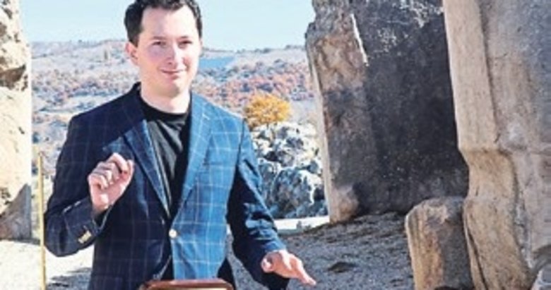 Rus müzisyenden Türk Marşı dinletisi