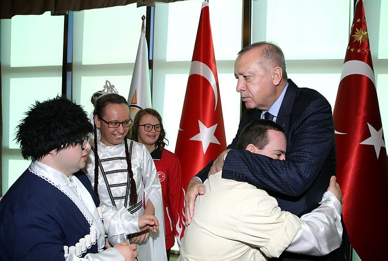 Başkan Recep Tayyip Erdoğan, engelli vatandaşları kabul etti