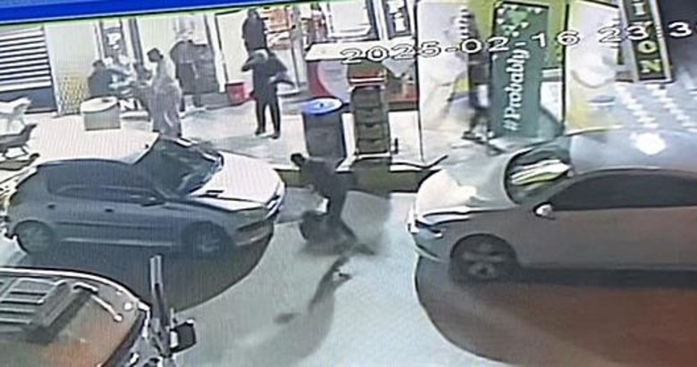 Köpeklerden kaçtığı markette bıçaklandı