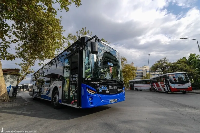 izmirde-toplu-ulasimda-yeni-donem-basliyor-111-yeni-otobus-yola-cikiyor-1791981946827.jpeg