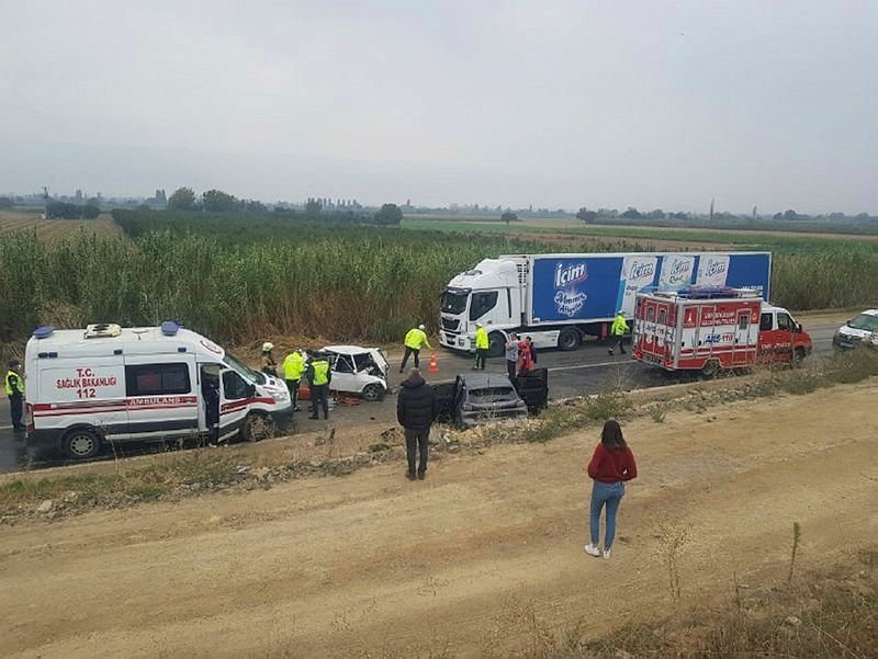 İzmir-Ödemiş yolunda feci kaza: 2 ölü, 4 yaralı