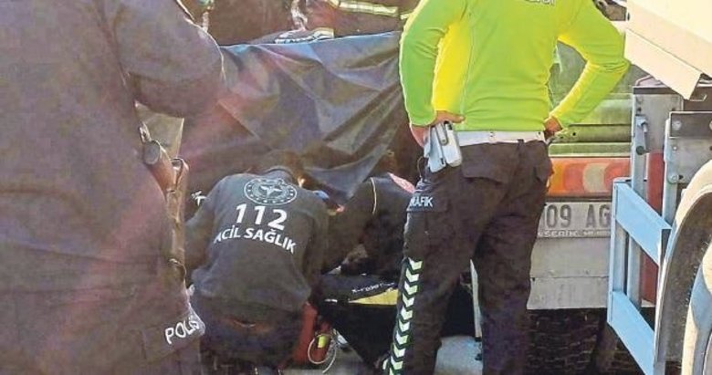 Kamyonun altında kalan motosiklet sürücüsü öldü